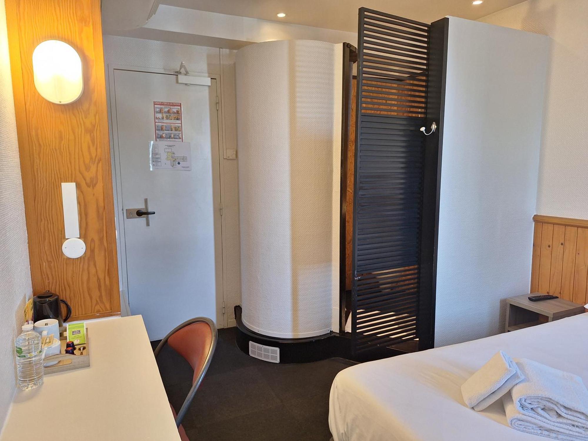 Escale Kennedy Hotel Merignac  Ngoại thất bức ảnh