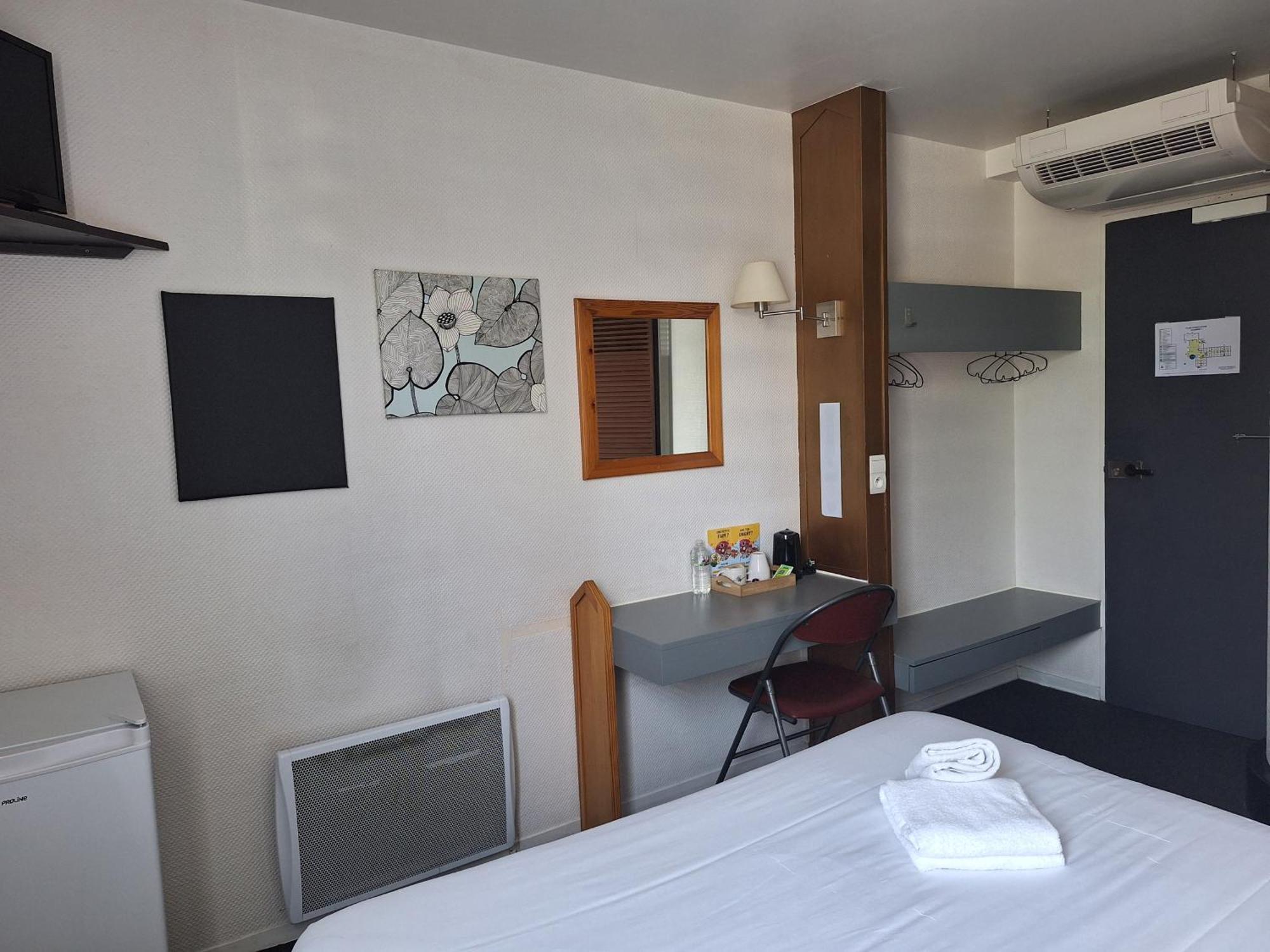 Escale Kennedy Hotel Merignac  Ngoại thất bức ảnh