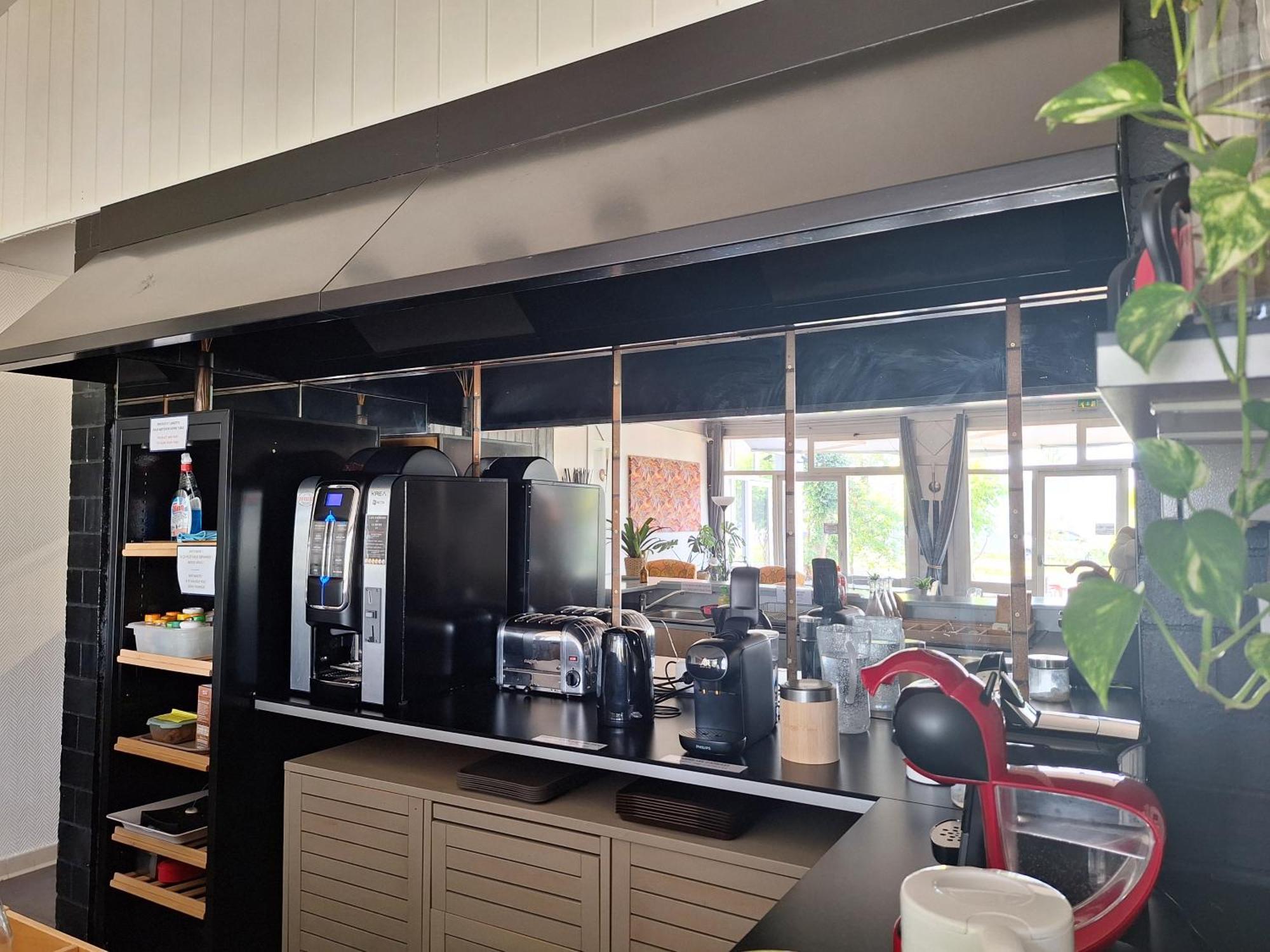 Escale Kennedy Hotel Merignac  Ngoại thất bức ảnh