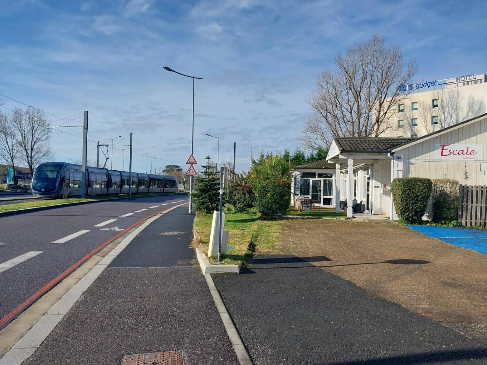 Escale Kennedy Hotel Merignac  Ngoại thất bức ảnh